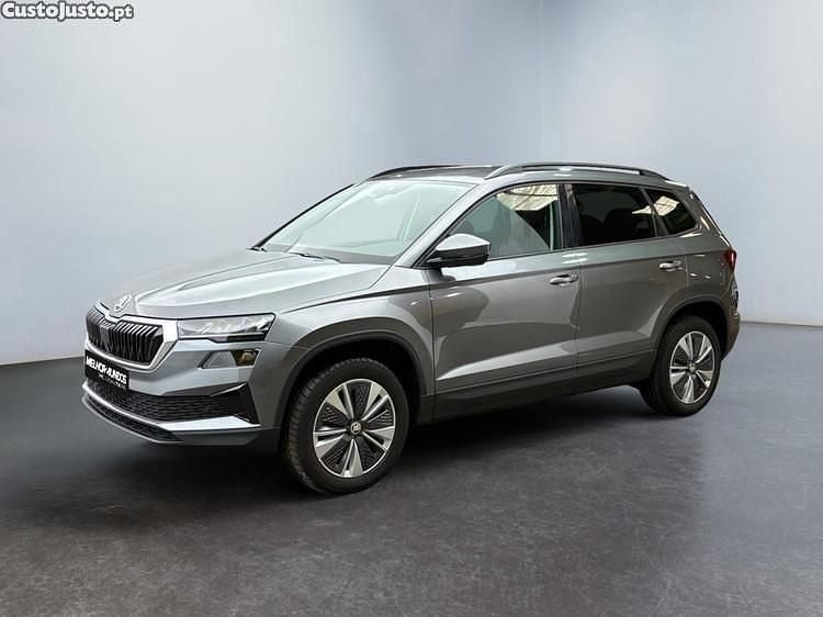 Cinza Usado 2023 Skoda Karoq Ambition SUV | € 25.750 - Imagem 1/1