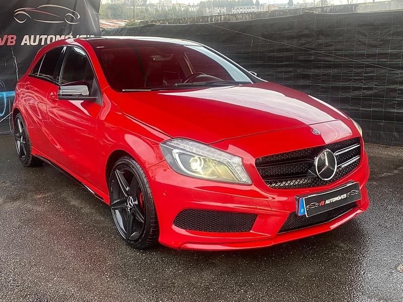 Vermelho Usado 2014 Mercedes A180 AMG line | € 18.900 - Imagem 1/4