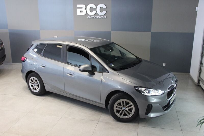 Cinza Usado 2022 BMW 218 Active Tourer Luxury Line Monovolume | € 33.990 (Preço justo) - Imagem 1/4