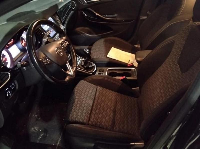 Usado Opel Astra Business Edition 110 HP (80 kW) 2019 Preto Carrinha