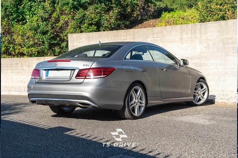 Usado Mercedes E220 170 HP (125 kW) 2013 Cinzento Coupé