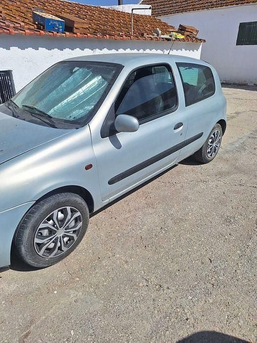 Usado 2001 Renault Clio II | € 2.100 (Preço justo) - Imagem 1/4