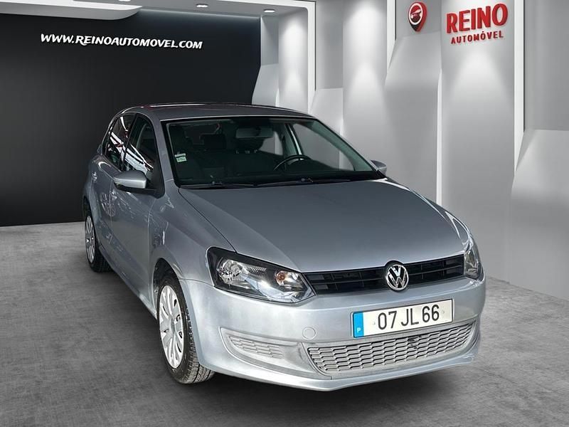 Usado VW Polo Trendline 70 HP (51 kW) 2010 Cinza Citadino