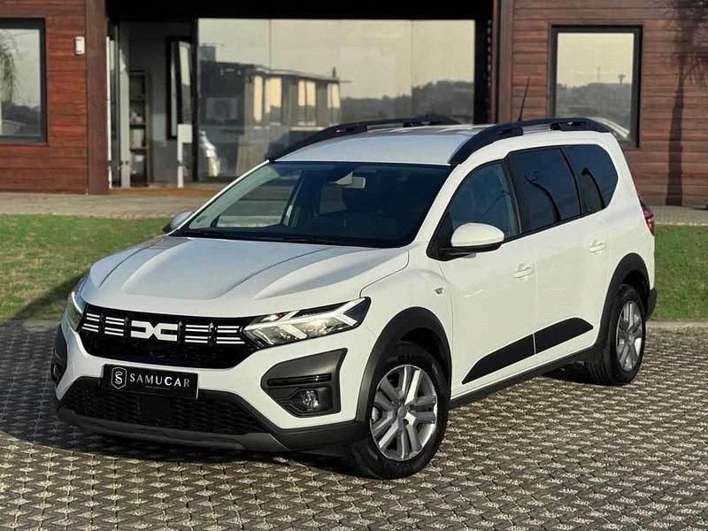 Branco Usado 2023 Dacia Jogger Monovolume | € 14.990 - Imagem 1/4
