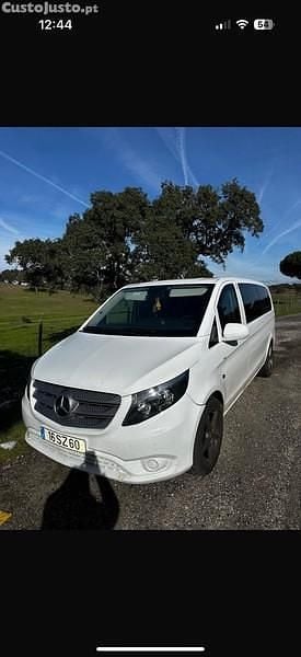 Branco Usado 2017 Mercedes Vito Van | € 29.990 - Imagem 1/1