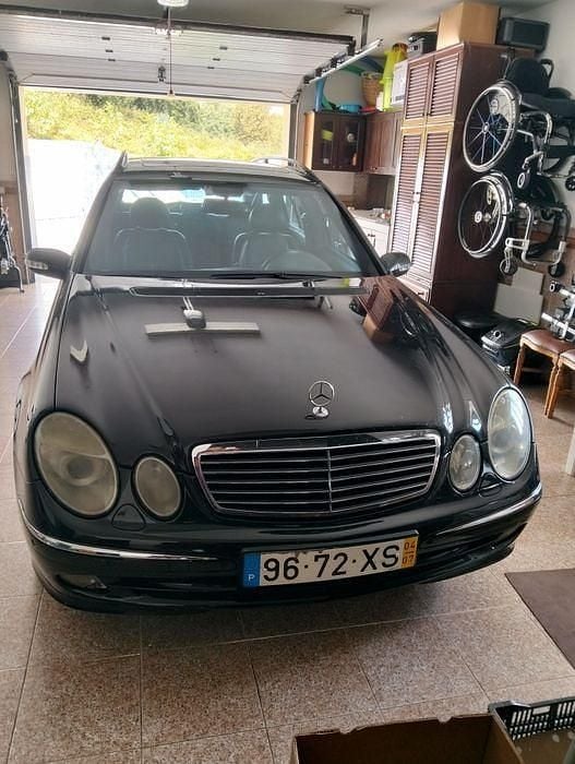 Usado 2004 Mercedes E220 Sedan | € 8.509 (Preço justo) - Imagem 1/4