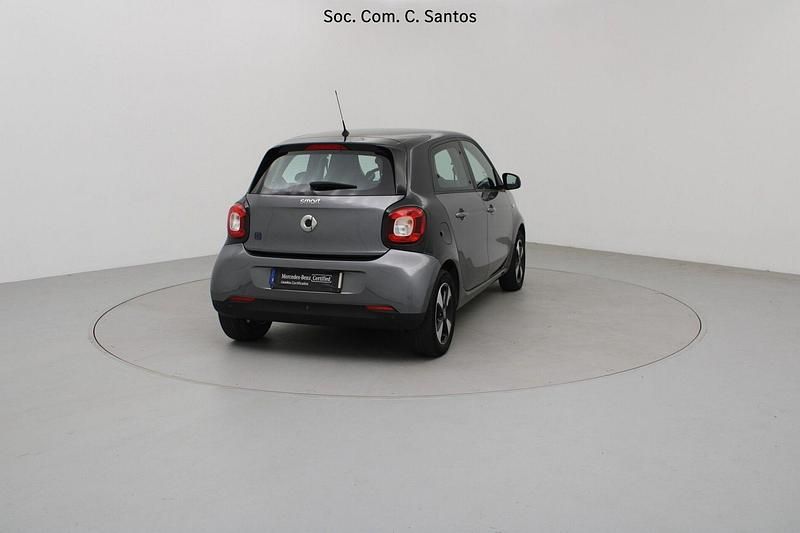 Usado Smart ForFour Electric Drive Passion 60 kW (82 HP) 2021 Cinza Sedan