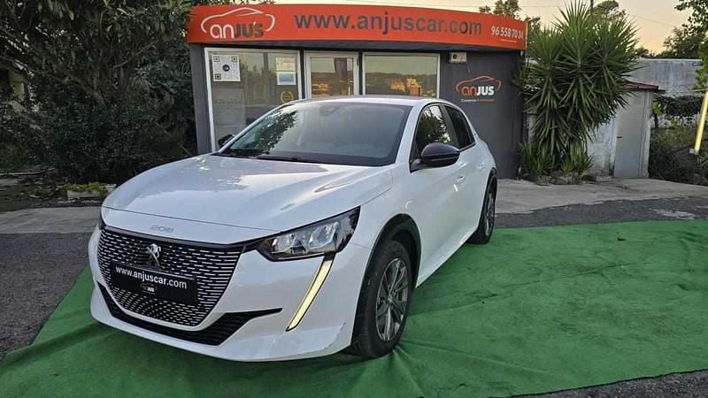 Azul Usado 2023 Peugeot e-208 Citadino | € 19.990 (Preço justo) - Imagem 1/4