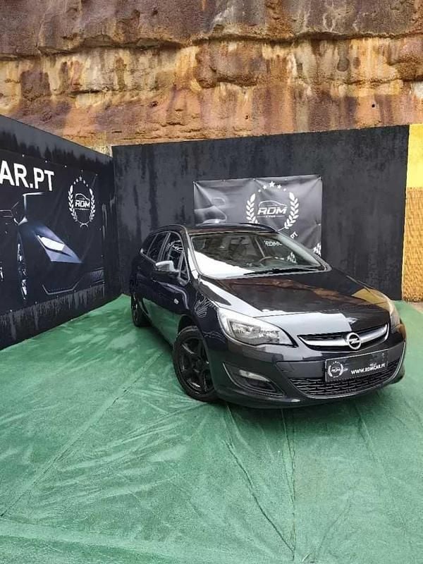 Preto Usado 2015 Opel Astra S Carrinha | € 7.990 (Bom preço) - Imagem 1/4