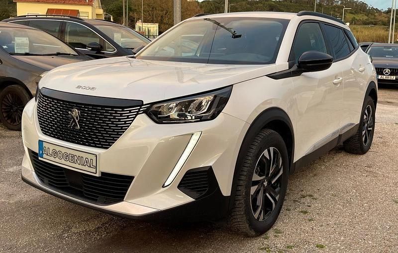 Branco Usado 2022 Peugeot 2008 Allure SUV | € 23.990 (Preço justo) - Imagem 1/4