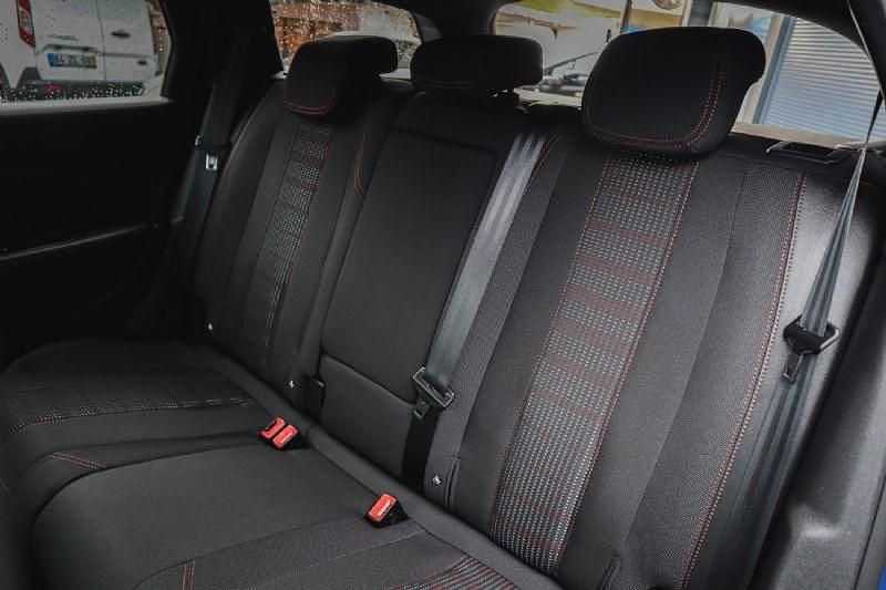 Usado Peugeot 308 SW GT-line 130 HP (95 kW) 2018 Azul escuro Carrinha