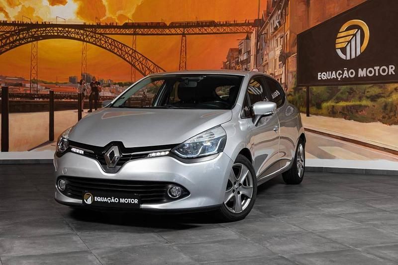 Cinza Usado 2016 Renault Clio IV | € 9.900 (Preço justo) - Imagem 1/4