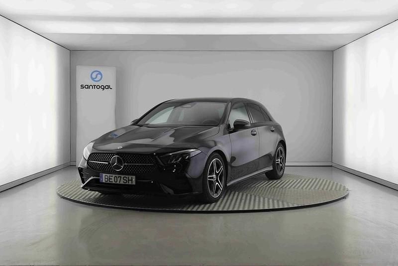 Preto Usado 2023 Mercedes A200 AMG line Citadino | € 32.490 (Preço justo) - Imagem 1/4