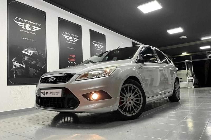 Cinzento Usado 2009 Ford Focus Citadino | € 10.900 - Imagem 1/4