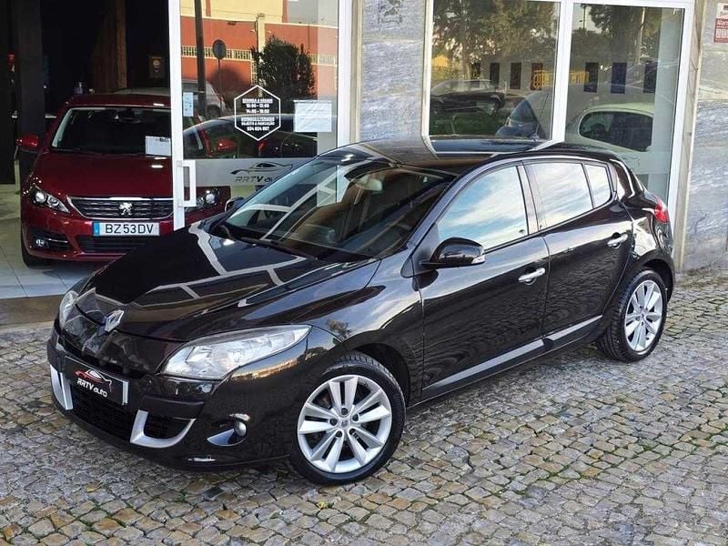 Cinza Usado 2010 Renault Mégane III Dynamique | € 7.450 (Preço justo) - Imagem 1/4