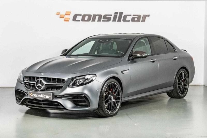 Cinza Usado 2017 Mercedes E63 AMG AMG Sedan | € 79.980 - Imagem 1/4