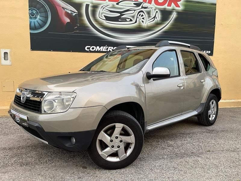 Bege Usado 2011 Dacia Duster Comfort SUV | € 9.990 - Imagem 1/4