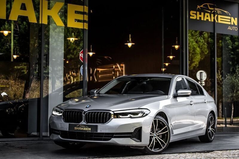 Cinzento Usado 2021 BMW 520 Luxury Line Sedan | € 32.790 (Super Preço) - Imagem 1/4