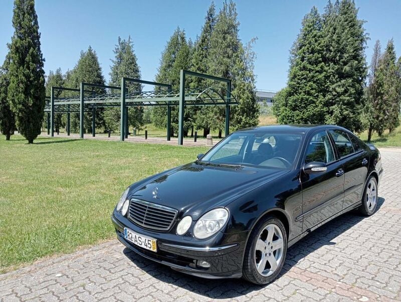 Usado 2005 Mercedes E220 Sedan | € 9.500 (Preço justo) - Imagem 1/4