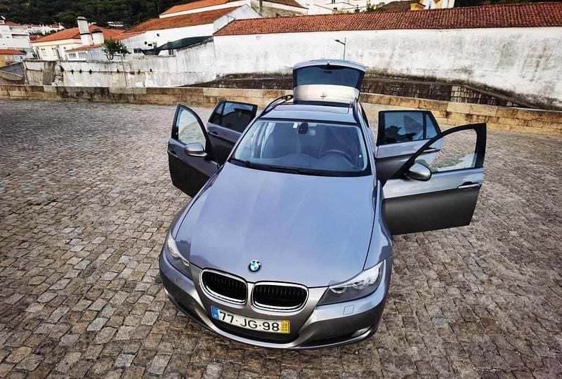 Cinzento Usado 2009 BMW 318 Carrinha | € 7.500 (Preço justo) - Imagem 1/4