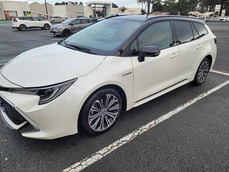 Usado Toyota Corolla Sport 122 HP (89 kW) 2021 Sedan