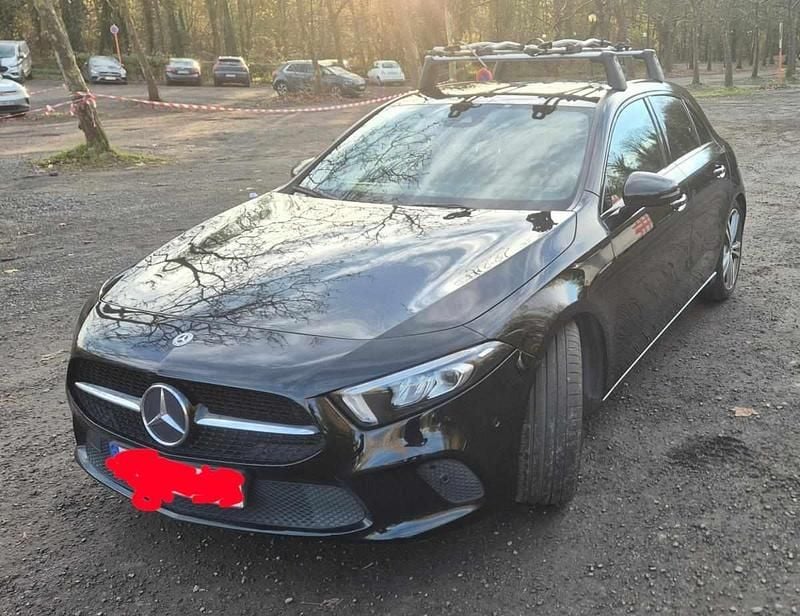 Preto Usado 2018 Mercedes A180 Citadino | € 23.500 (Bom preço) - Imagem 1/4