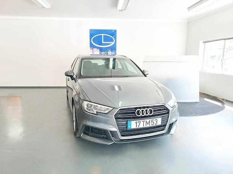Cinzento Usado 2017 Audi A3 Citadino | € 14.950 (Bom preço) - Imagem 1/4