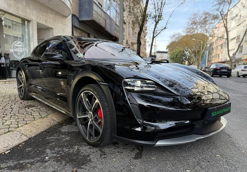Usado Porsche Taycan 389 kW (530 HP) 2022 Preto Sedan