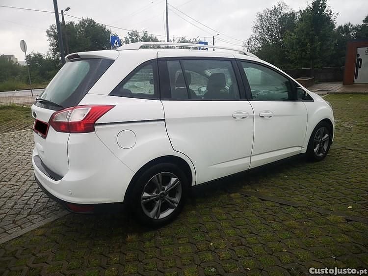 Branco Usado 2018 Ford Grand C-Max Monovolume | € 12.250 - Imagem 1/1