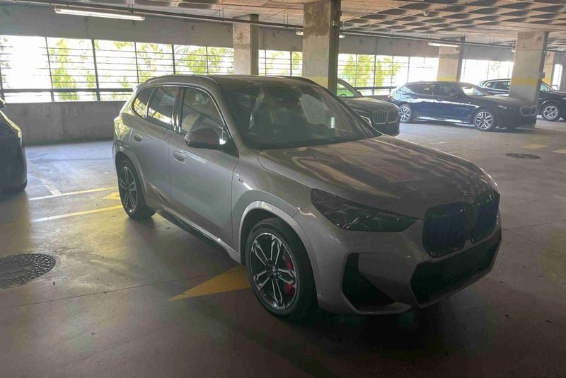 Prateado Novo 2025 BMW iX1 Comfort Edition SUV | € 56.250 (Preço elevado) - Imagem 1/4