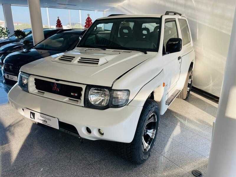 Branco Usado 2000 Mitsubishi Pajero SUV | € 30.000 - Imagem 1/4