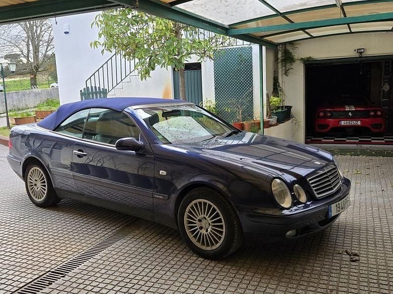 Usado Mercedes CLK230 200 HP (147 kW) 2000