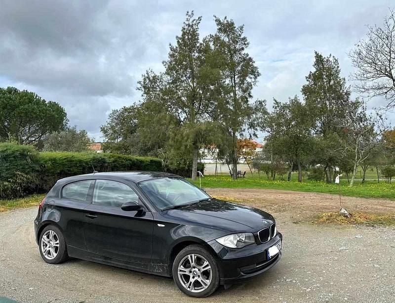 Usado BMW 116 122 HP (89 kW) 2009 Preto Citadino