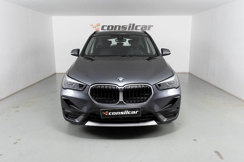 Cinza Usado 2022 BMW X1 SUV | € 26.480 - Imagem 1/4