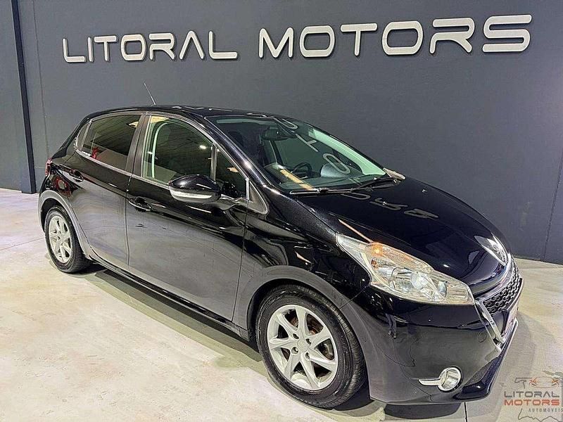 Preto Usado 2012 Peugeot 208 Citadino | € 7.500 (Preço justo) - Imagem 1/3