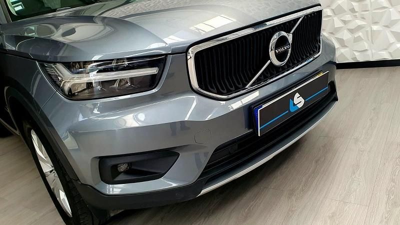 Usado Volvo XC40 Momentum 150 HP (110 kW) 2019 Cinzento SUV