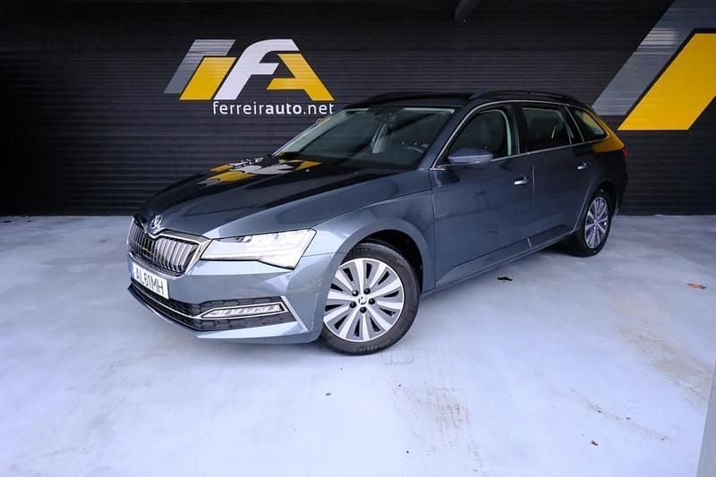 Usado Skoda Superb 218 HP (160 kW) 2021 Antracite