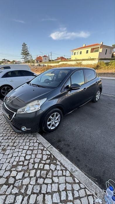 Usado 2015 Peugeot 208 Citadino | € 8.500 (Preço justo) - Imagem 1/4