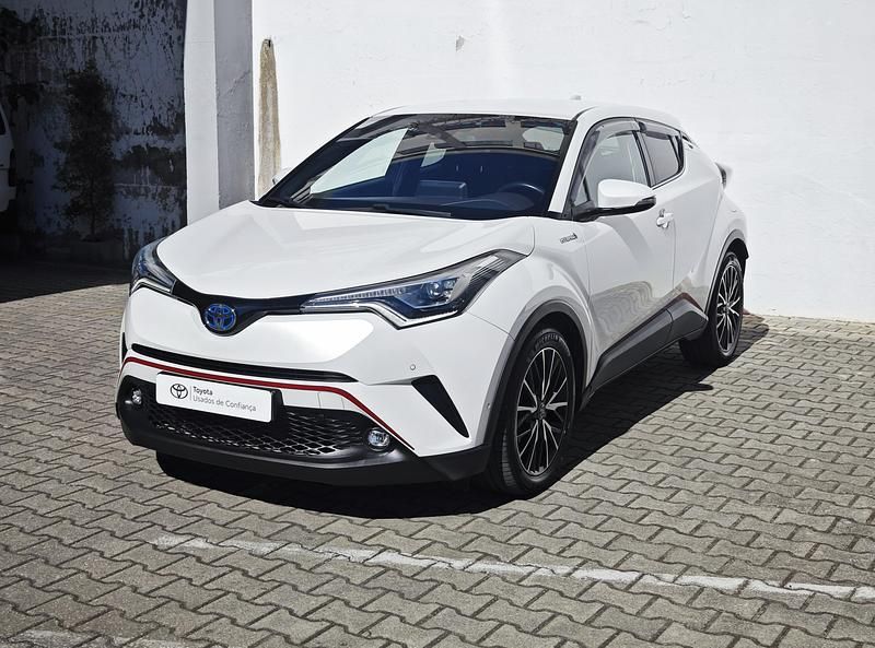 Branco (pintura metalizada especial) Usado 2018 Toyota C-HR Luxury SUV | € 22.900 (Preço justo) - Imagem 1/4