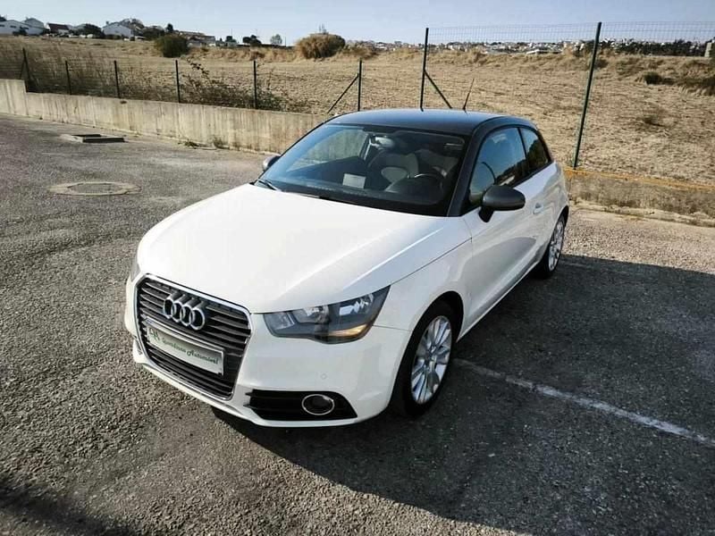 Usado Audi A1 Sport 105 HP (77 kW) 2010 Branco Citadino