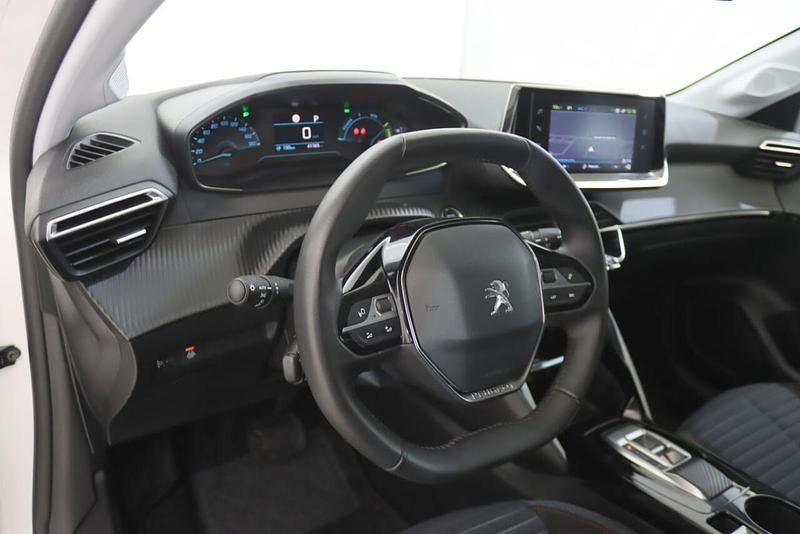 Usado Peugeot e-208 100 kW (136 HP) 2023 Branco Citadino
