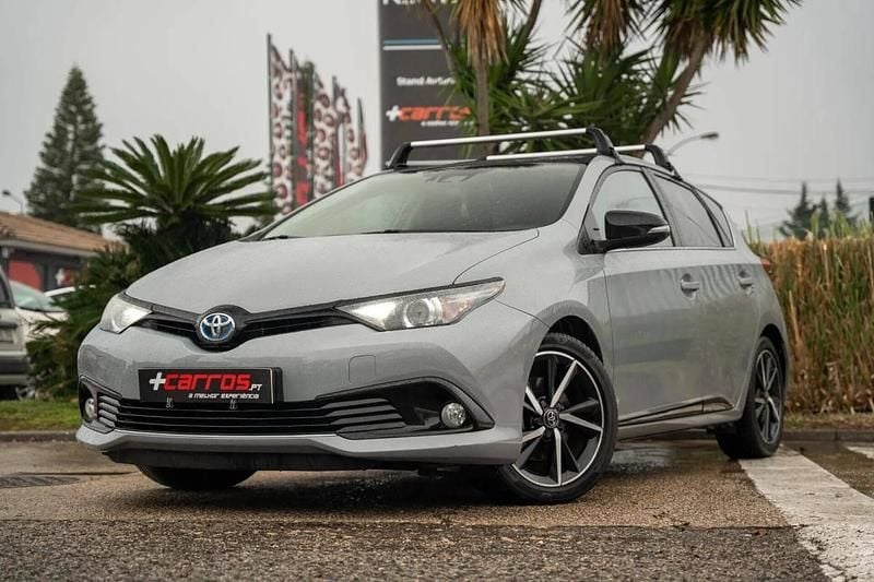 Cinzento Usado 2019 Toyota Auris Hybrid Active | € 16.900 - Imagem 1/4