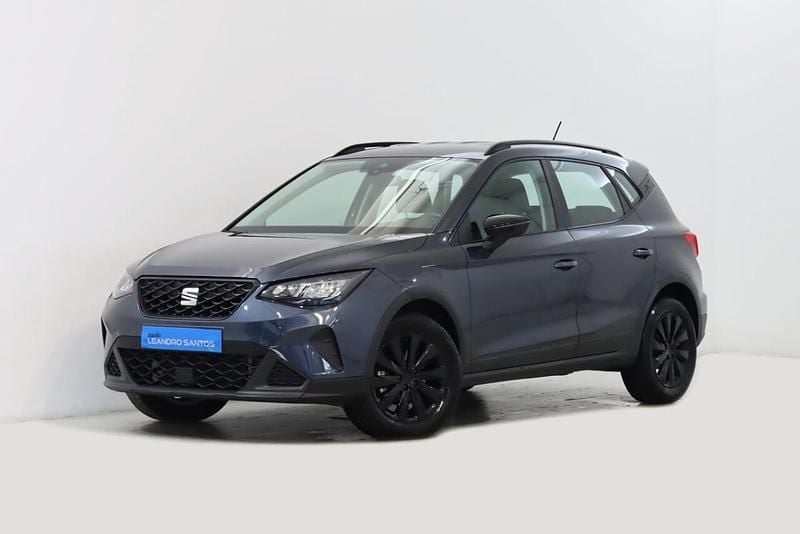 Cinzento Usado 2023 Seat Arona SUV | € 15.900 (Bom preço) - Imagem 1/4