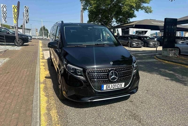 Preto Usado 2025 Mercedes V250 Avantgarde Monovolume | € 84.990 (Preço justo) - Imagem 1/4