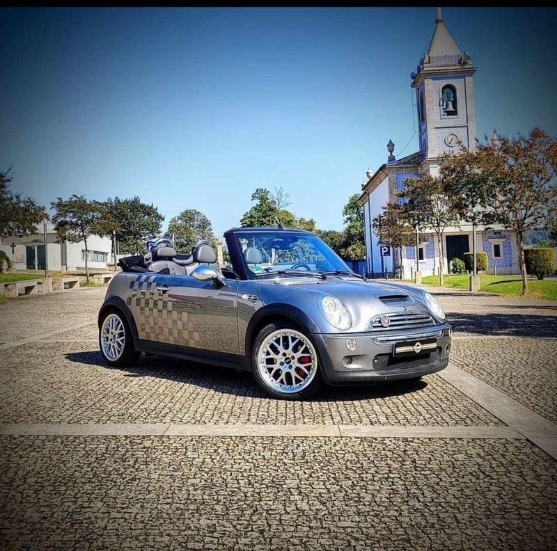 Cinzento Usado 2005 Mini Cooper S Citadino | € 11.000 - Imagem 1/4