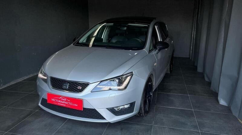 Cinzento Usado 2016 Seat Ibiza | € 11.496 (Preço justo) - Imagem 1/4