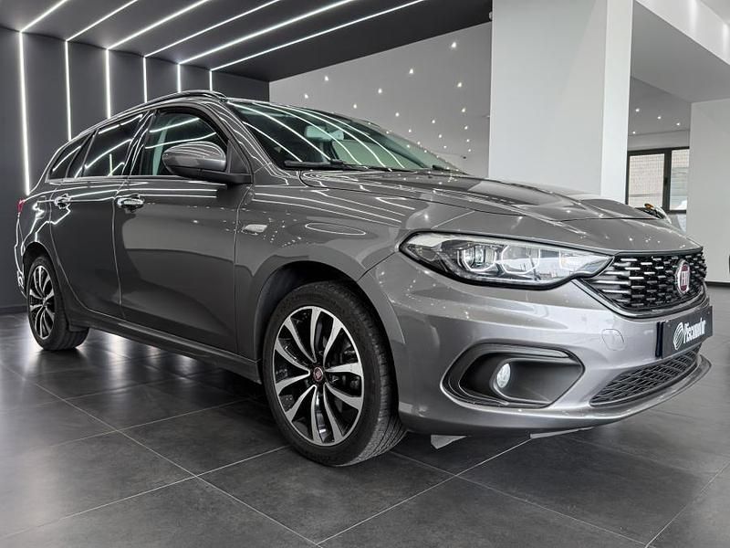 Cinzento Usado 2019 Fiat Tipo Wagon Carrinha | € 11.250 (Preço elevado) - Imagem 1/4