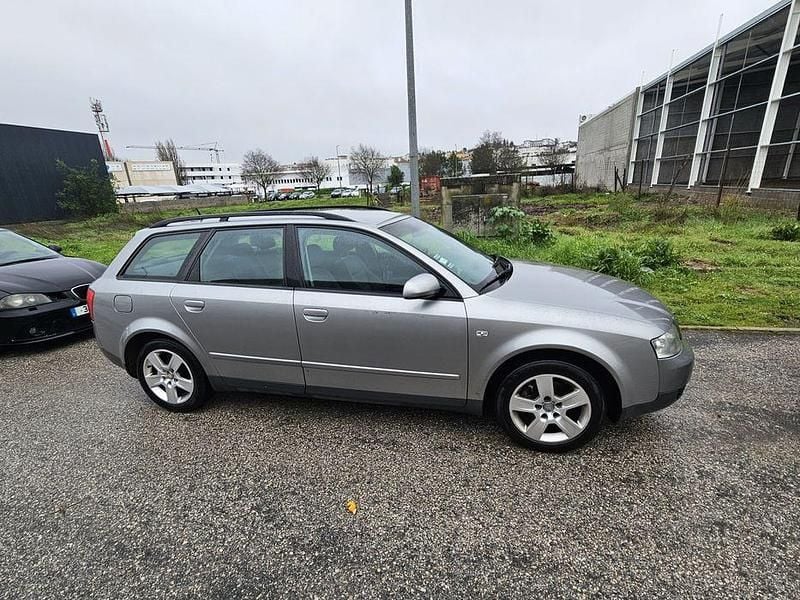 Usado 2001 Audi A4 Sedan | € 6.000 (Preço justo) - Imagem 1/4