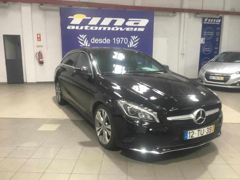 Preto Usado 2017 Mercedes CLA180 Sedan | € 23.900 (Caro) - Imagem 1/4