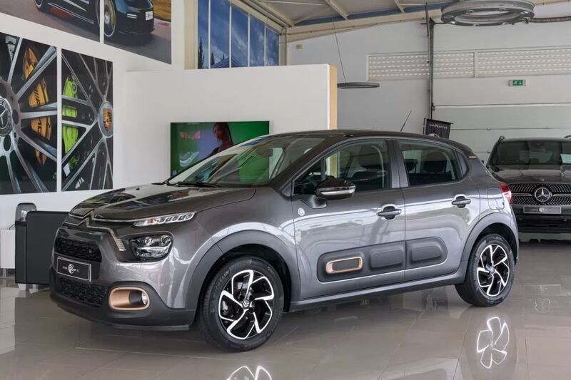 Cinzento Usado 2023 Citroën C3 Feel Citadino | € 16.900 (Preço elevado) - Imagem 1/4